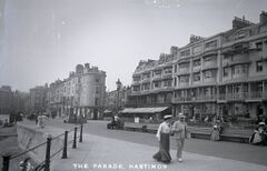 H00186 Breeds Place ^ Caroline Place, The Parade, Hastings c.1905 - Flickr - East Sussex Libraries Historical Photos.jpg